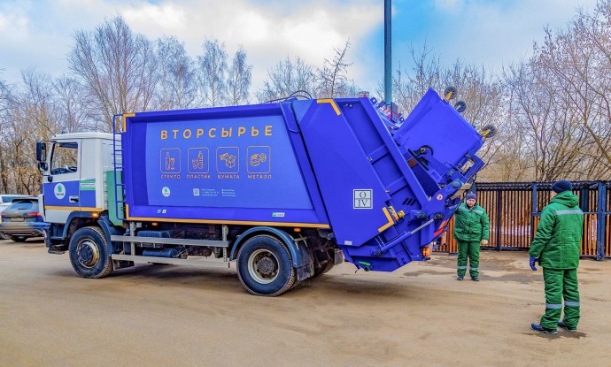 Машины для вывоза мусора в столице прошли техосмотр перед началом зимы Машины для вывоза мусора в столице прошли техосмотр перед началом зимы