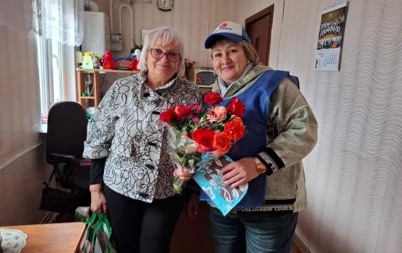 Волонтёры Черемисиновского района поздравили старшее поколение с Декадой пожилого человека