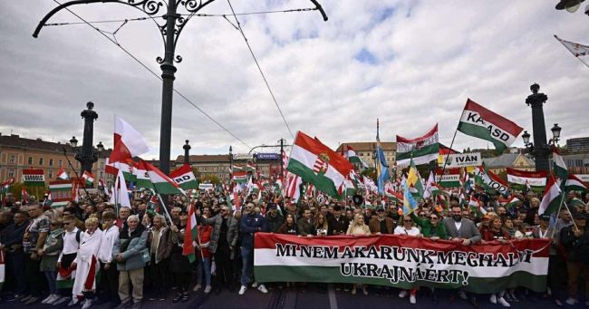 Марш «Не хотим умирать за Украину!» в Будапеште собрал около 100 тысяч — видео