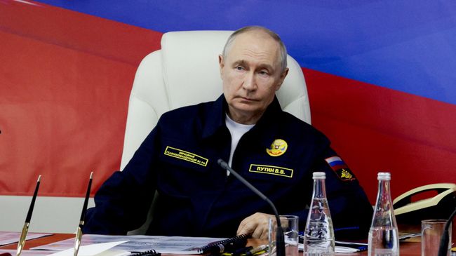 Путин провел совещание по обеспечению безопасности восточных границ Путин провел совещание по обеспечению безопасности восточных границ