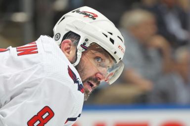 Овечкин забросил 978-ю шайбу в НХЛ с учётом плей-офф. До рекорда Гретцки - 38 голов