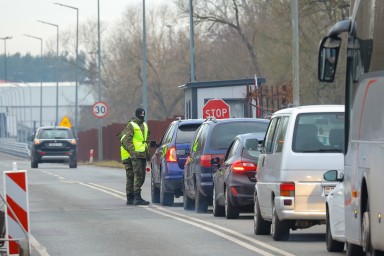 Через 314 пунктов пропуска РФ с января по июнь проехало свыше 12 млн автомобилей