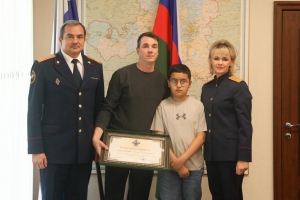 В Челябинской области по поручению Председателя СК России мужчина, спасший ребенка, представлен к ведомственной награде