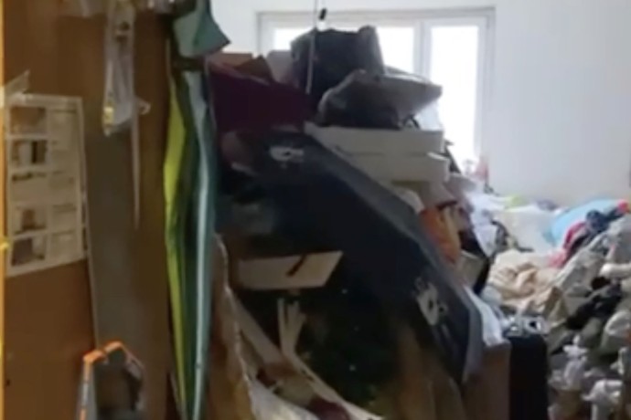 Соседи пожаловались на тараканов из квартиры пенсионерки в московском ЖК «Леоновский Парк» Соседи пожаловались на тараканов из квартиры пенсионерки в московском ЖК «Леоновский Парк»