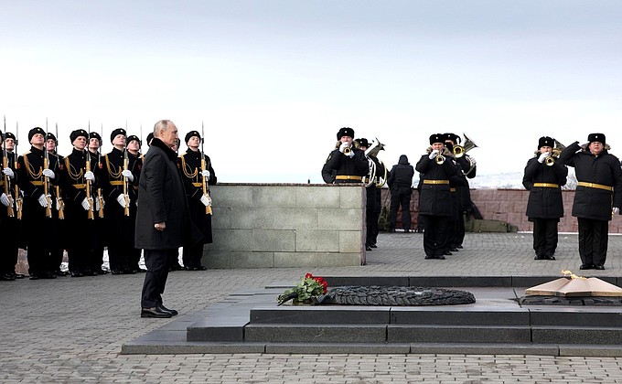 Посещение мемориального комплекса «Защитникам Заполярья»