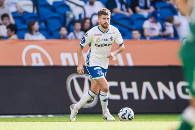 Полузащитник "Динамо" заявил, что арбитр в матче с "Зенитом" свистел непонятные фолы