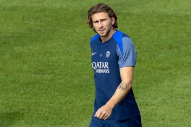 ПСЖ забил три гола за семь минут после удаления Забарного