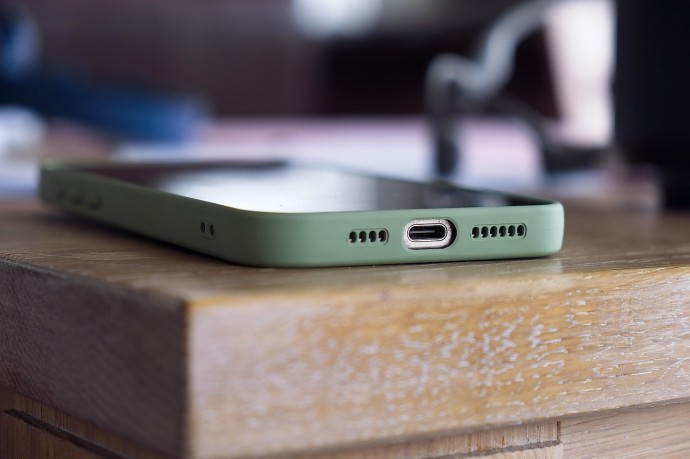 «Известия»: В Москве студента арестовали из-за экстремистского эмодзи