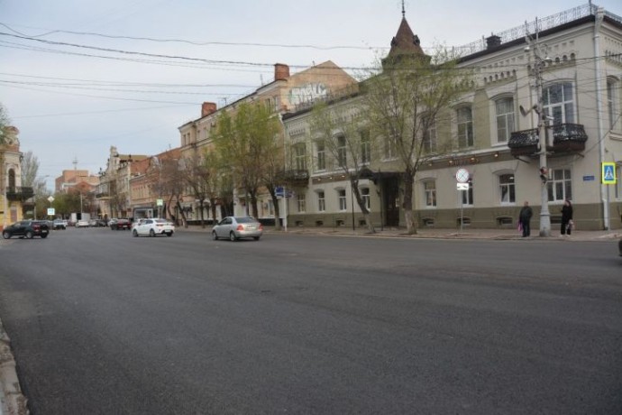 Как площадь Ленина в Астрахани готовят к праздничным мероприятиям