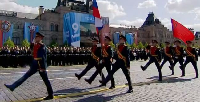 Си Цзиньпин будет на параде Победы в Москве, президент Кубы уже прилетел в Россию
