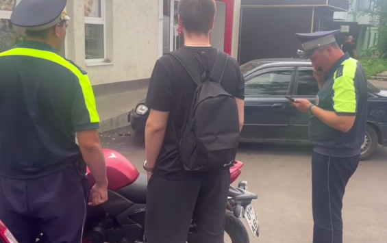 В Курске 15-летний подросток тайно купил мотоцикл и прятал его у друзей