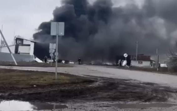 В сети появилось видео с последствиями удара ВСУ по заводу в Большесолдатском районе