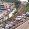 Опоздавшим на рейсы из-за пробки в Адлере туристам приходится повторно покупать билеты