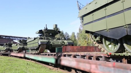 «Уралвагонзавод» отправил в войска новую партию БМПТ «Терминатор»