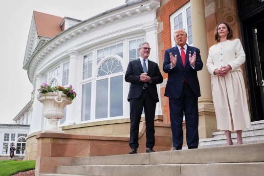Стармер в гостях у Трампа – на британской земле