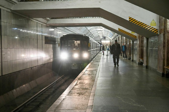 В Москве приостановили движение на участке Калужско-Рижской линии метро