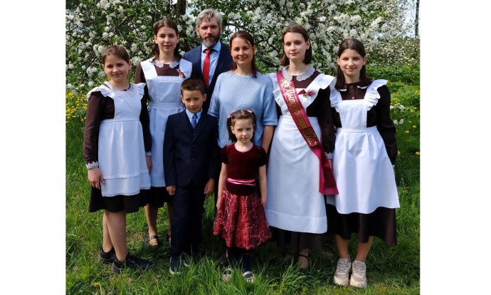 Семья из Ярославской области удостоена медали ордена «Родительская слава» Семья из Ярославской области удостоена медали ордена «Родительская слава»