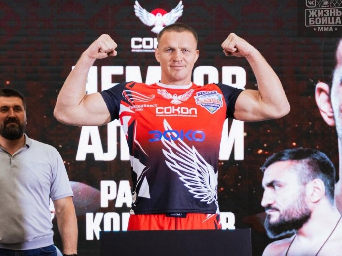 Белгородский боец ММА Виктор Немков победил бразильца, выступавшего в UFC Белгородский боец ММА Виктор Немков победил бразильца, выступавшего в UFC