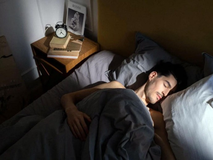 Зимой циркадные ритмы нарушаются из-за темноты — сомнолог Роман Бузунов Зимой циркадные ритмы нарушаются из-за темноты — сомнолог Роман Бузунов