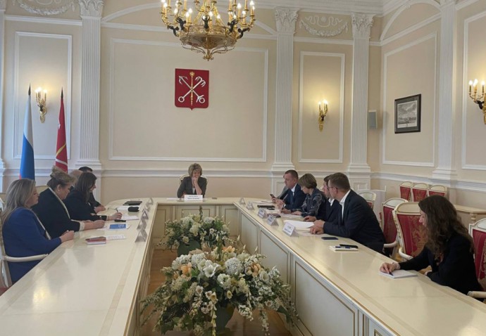 Вице-губернатор Ирина Потехина провела совещание по вопросам реализации проектов в образовательных учреждениях Санкт-Петербурга в рамках программы «Эффективный регион»