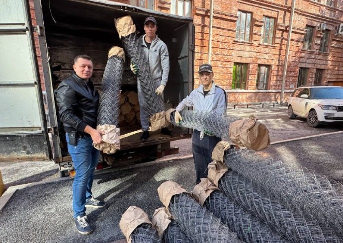 Строительная компания из Уфы передала бойцам СВО сетку-рабицу