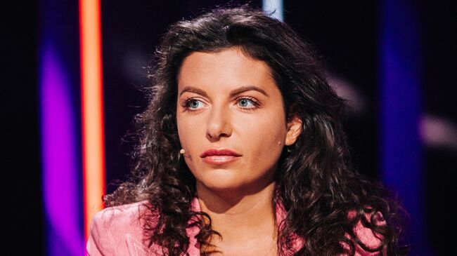 Симоньян покинула церемонию прощания с мужем Симоньян покинула церемонию прощания с мужем