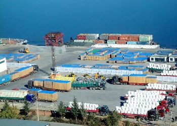 Речная таможня Хэйхэ усилила пропуск грузов перед окончанием навигации на Амуре