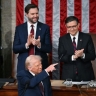 Выступление Трампа в Конгрессе несколько раз прерывалось протестами демократов