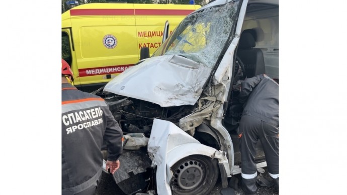 В ДТП с КамАЗом в Ярославле пострадал водитель «Мерседеса»