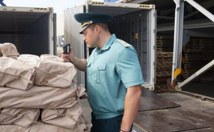 624 административных и 4 уголовных дела возбудила Сахалинская таможня в этом году