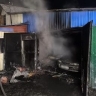 Гараж с тремя авто внутри тушили в Белогорске