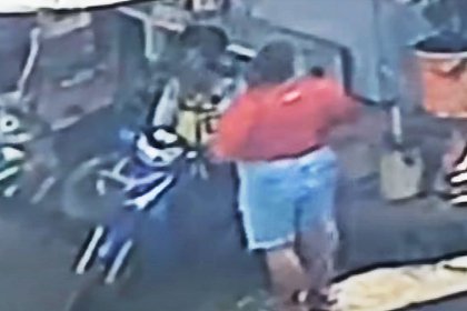 100-килограммовая женщина предложила пожилому таксисту секс и обворовала