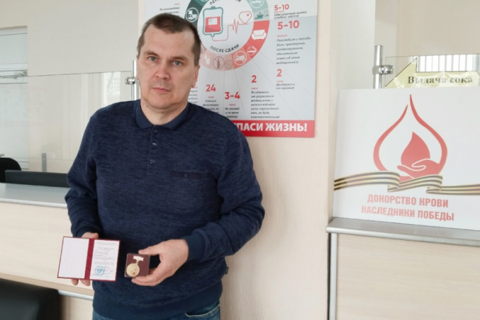 Новгородец Игорь Смирнов стал Почетным донором России