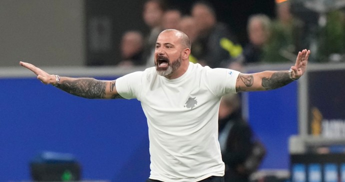 "Судьи не помогают". В "Спартаке" высказались об поведении Станковича "Судьи не помогают". В "Спартаке" высказались об поведении Станковича