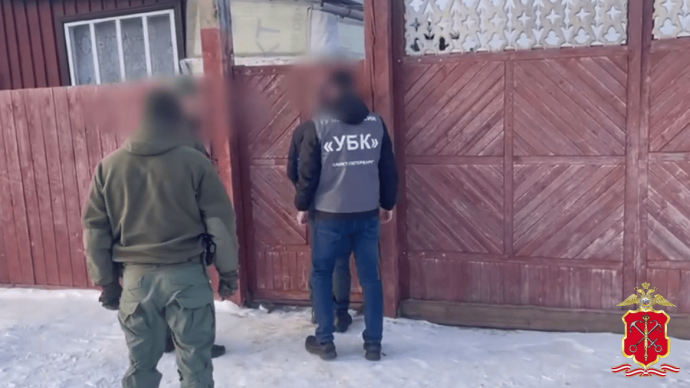 Братья из Тульской области подозреваются в пособничестве украинским мошенникам