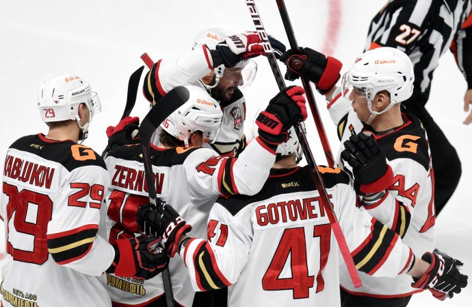 «Авангард» разгромил «Адмирал» в матче КХЛ «Авангард» разгромил «Адмирал» в матче КХЛ