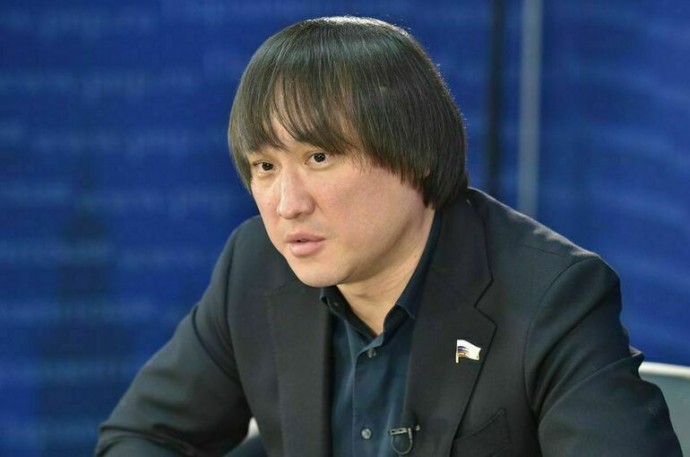 Депутат Тарбаев опроверг обсуждение идеи о налоге для отдыхающих за границей