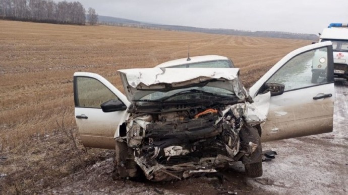 Страшная смертельная авария: в Башкирии столкнулись две «Лады» Страшная смертельная авария: в Башкирии столкнулись две «Лады»