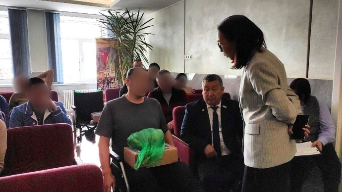 Дмитрий Садовников навестил бойцов-якутян в Хабаровском военном госпитале