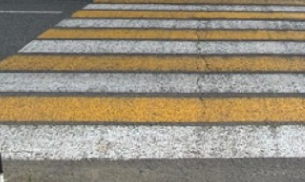 В Лямбире водитель «Лады Гранты» сбил на переходе женщину и 12-летнюю девочку В Лямбире водитель «Лады Гранты» сбил на переходе женщину и 12-летнюю девочку