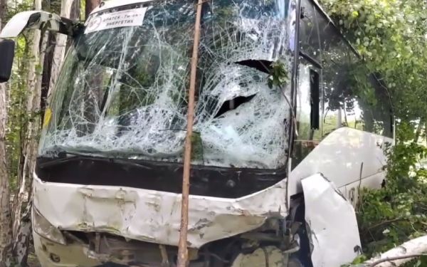Пять человек пострадали в ДТП с рейсовым автобусом в Братске