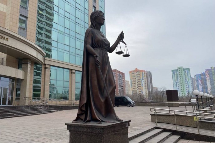 Городские власти добиваются сноса четырех павильонов по шоссе Космонавтов