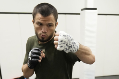 Умар Нурмагомедов обратился к фанатам перед поединком с Баутистой