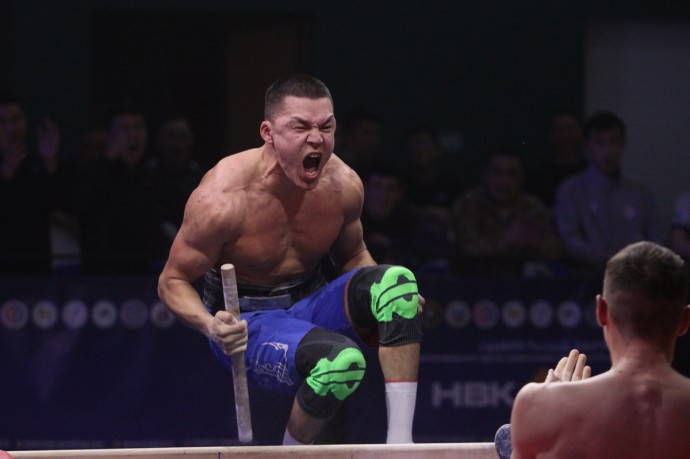 Якутяне завоевали 10 золотых медалей на чемпионате России по мас-рестлингу