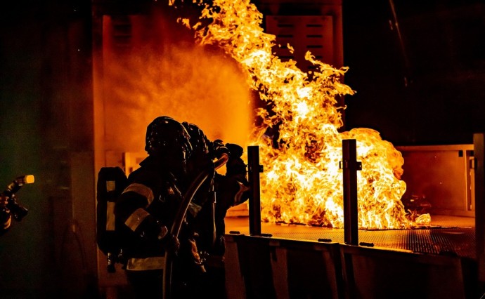 За сутки в Сахалинской области МЧС ликвидировало восемь пожаров