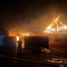 Ночью в Астрахани более 20 пожарных тушили объятый пламенем жилой дом