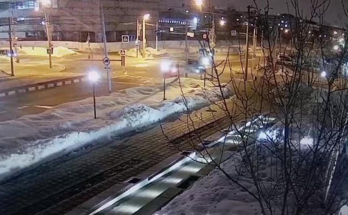 Момент серьёзного ДТП в Южно-Сахалинске попал на видео