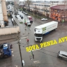 В Пензе столкнулись легковушка и фура, две улицы стоят в пробке