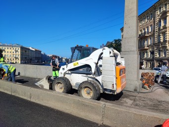 В Петербурге обновят Обуховский мост через реку Фонтанку