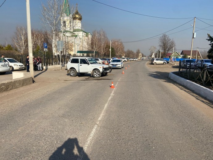 Под Астраханью в жесткой «встрече» «Лады» с мотоциклом пострадал подросток
